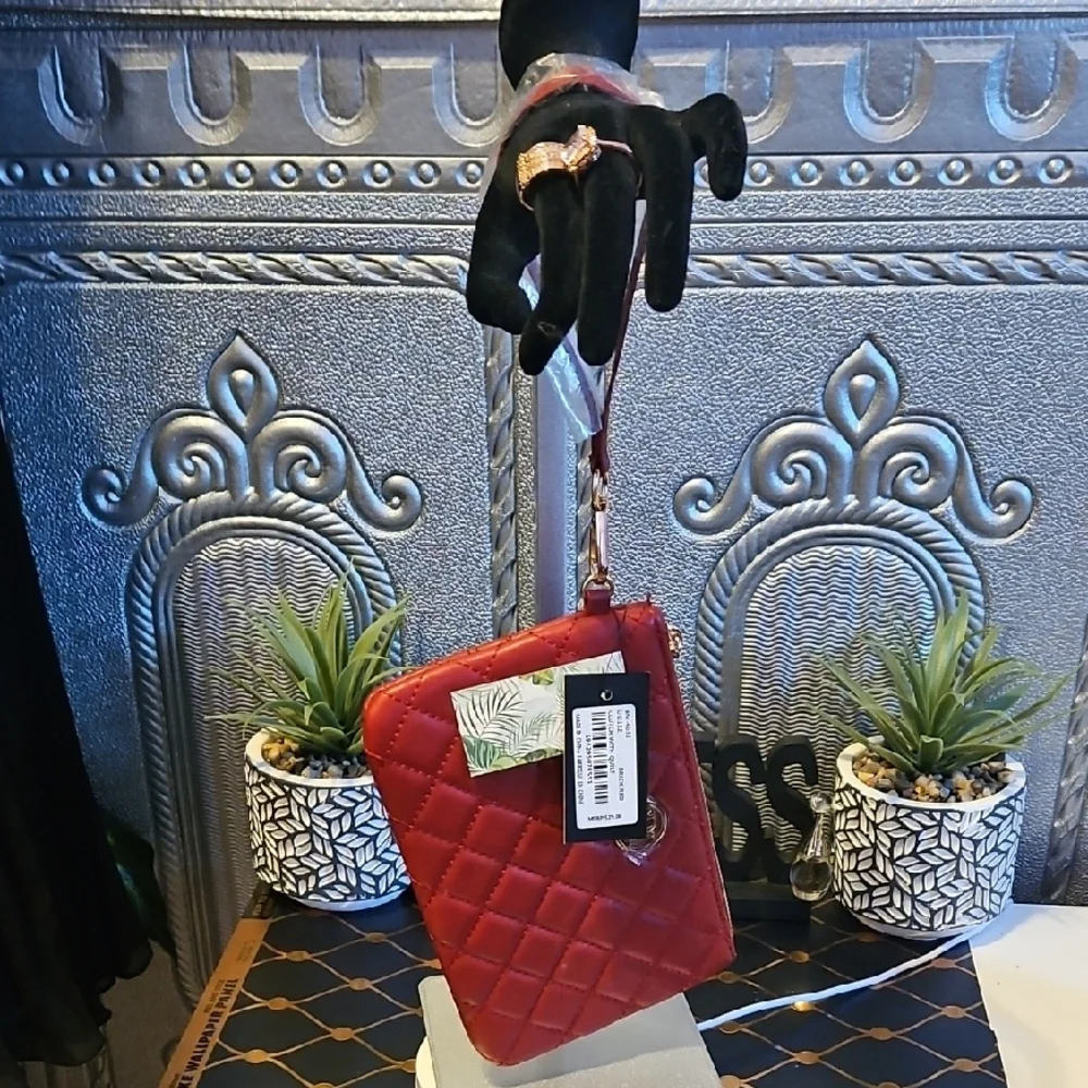 NWT - 3 Badgley Mischka Quilted Women's Bag Set - Red, Black, and Olive - Picture 15 of 16